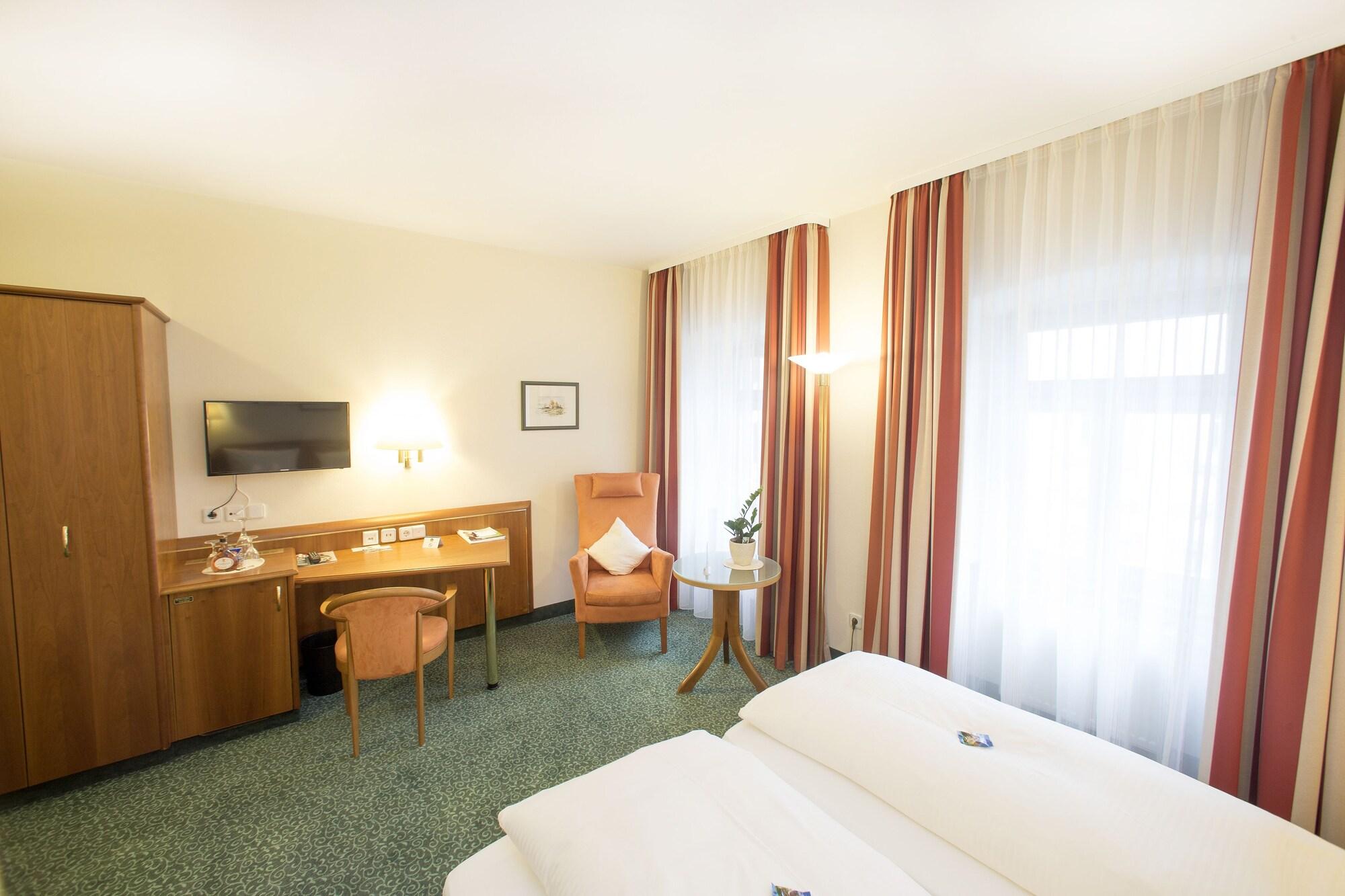 Hotel Weisses Lamm Veitshöchheim Exterior foto