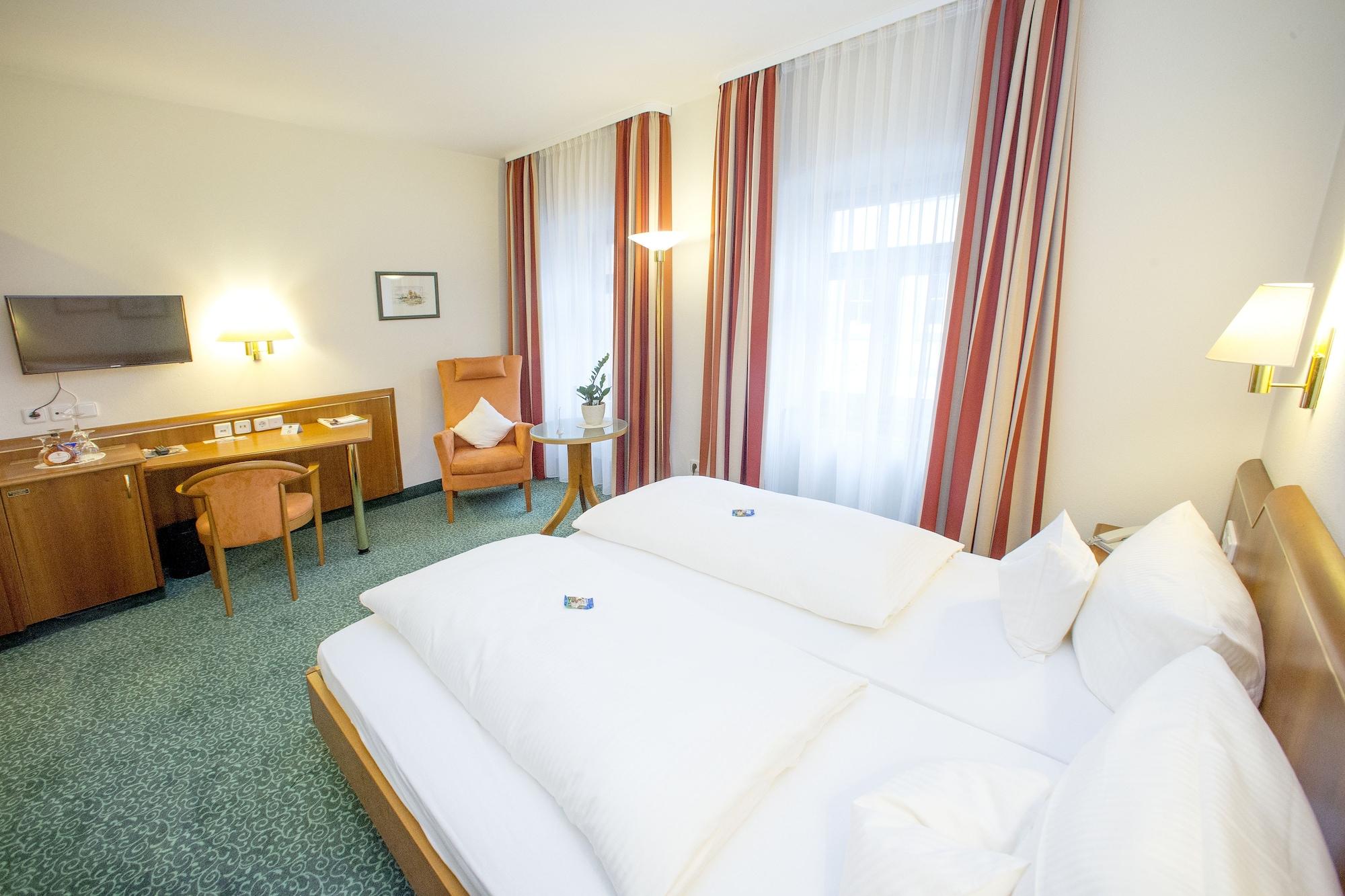 Hotel Weisses Lamm Veitshöchheim Exterior foto