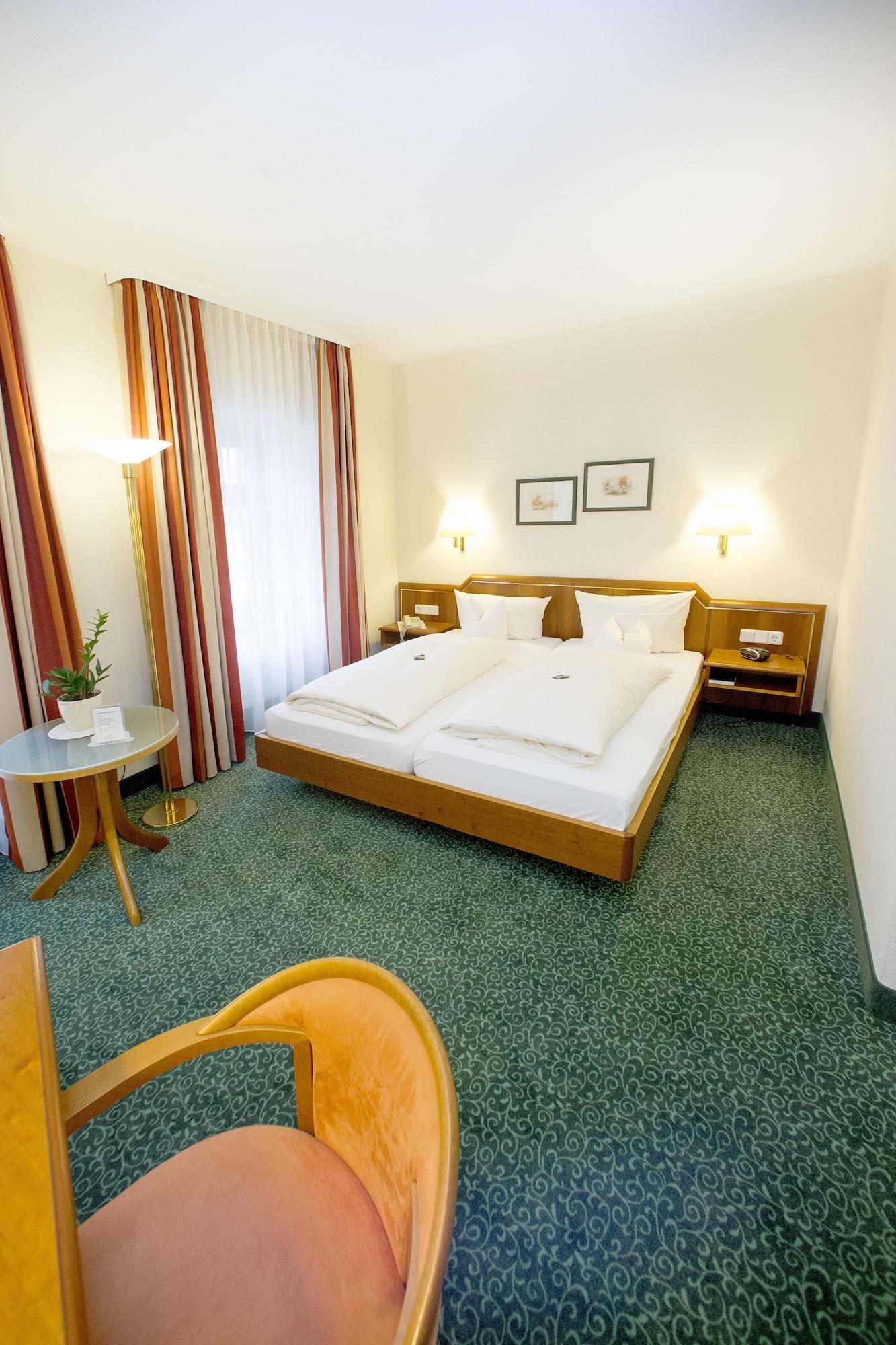 Hotel Weisses Lamm Veitshöchheim Exterior foto