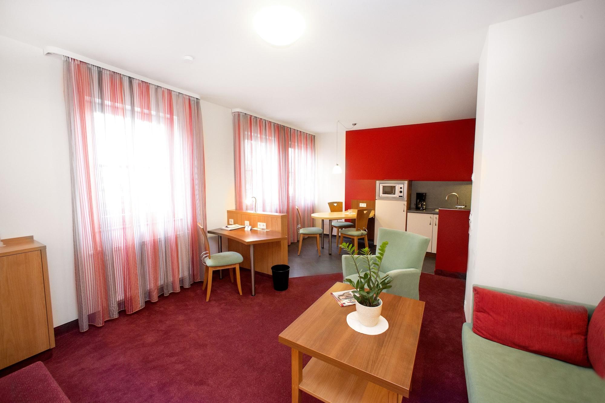 Hotel Weisses Lamm Veitshöchheim Exterior foto