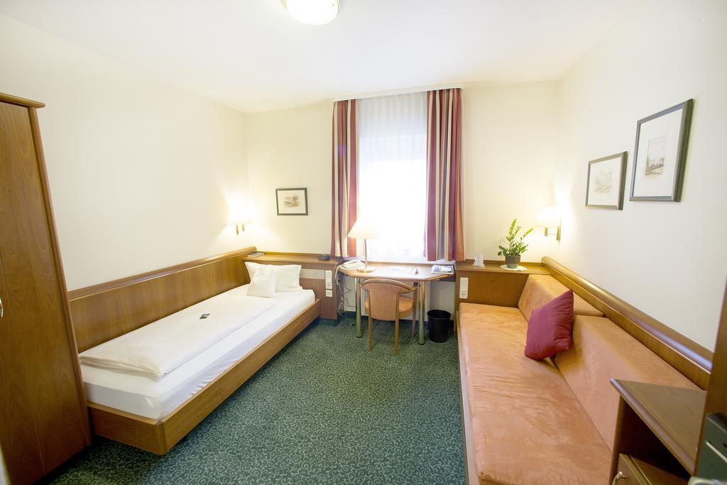 Hotel Weisses Lamm Veitshöchheim Exterior foto
