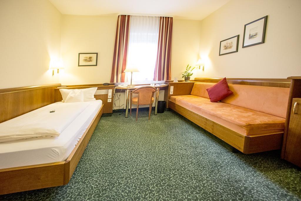 Hotel Weisses Lamm Veitshöchheim Exterior foto