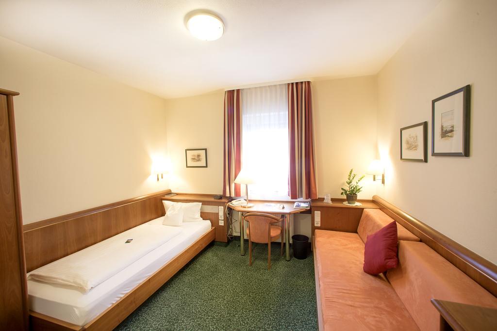 Hotel Weisses Lamm Veitshöchheim Exterior foto